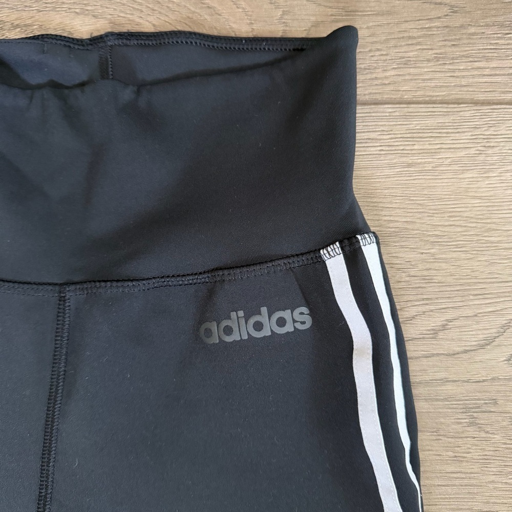 Adidas Women’s Black and White Stripe Cropped Leggings Size XS - Picture 2 of 6